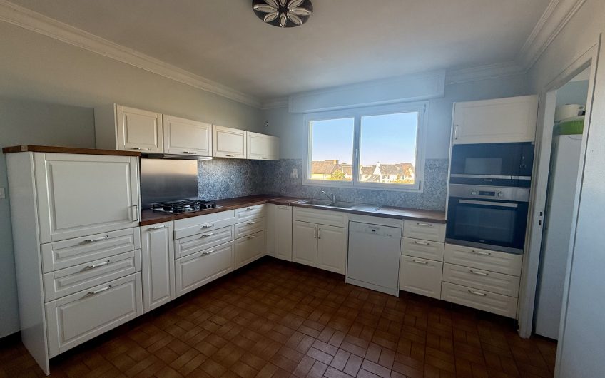 MAISON FAMILIALE – 10 PIECES – LANGUEUX