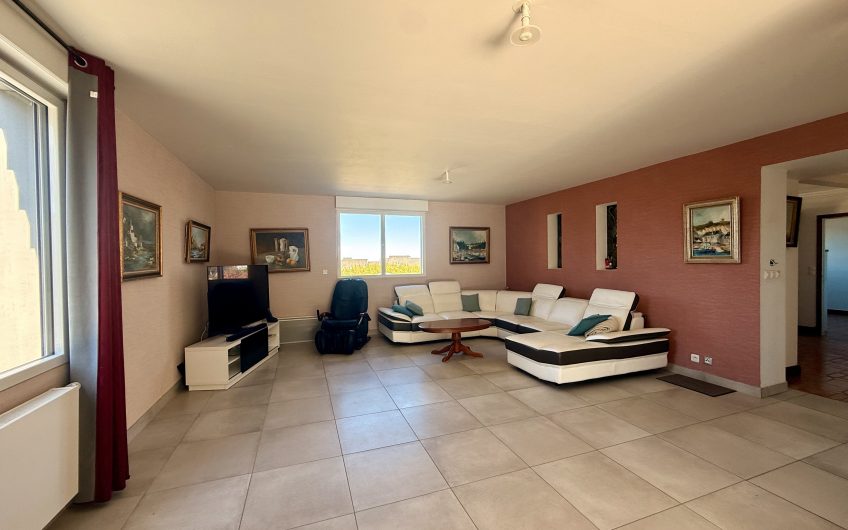 MAISON FAMILIALE – 10 PIECES – LANGUEUX