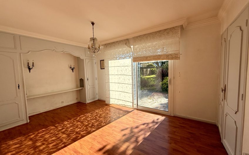 MAISON FAMILIALE – 10 PIECES – LANGUEUX