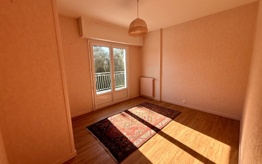 MAISON FAMILIALE – 10 PIECES – LANGUEUX