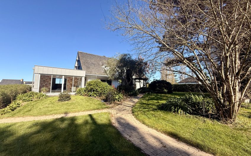 MAISON FAMILIALE – 10 PIECES – LANGUEUX